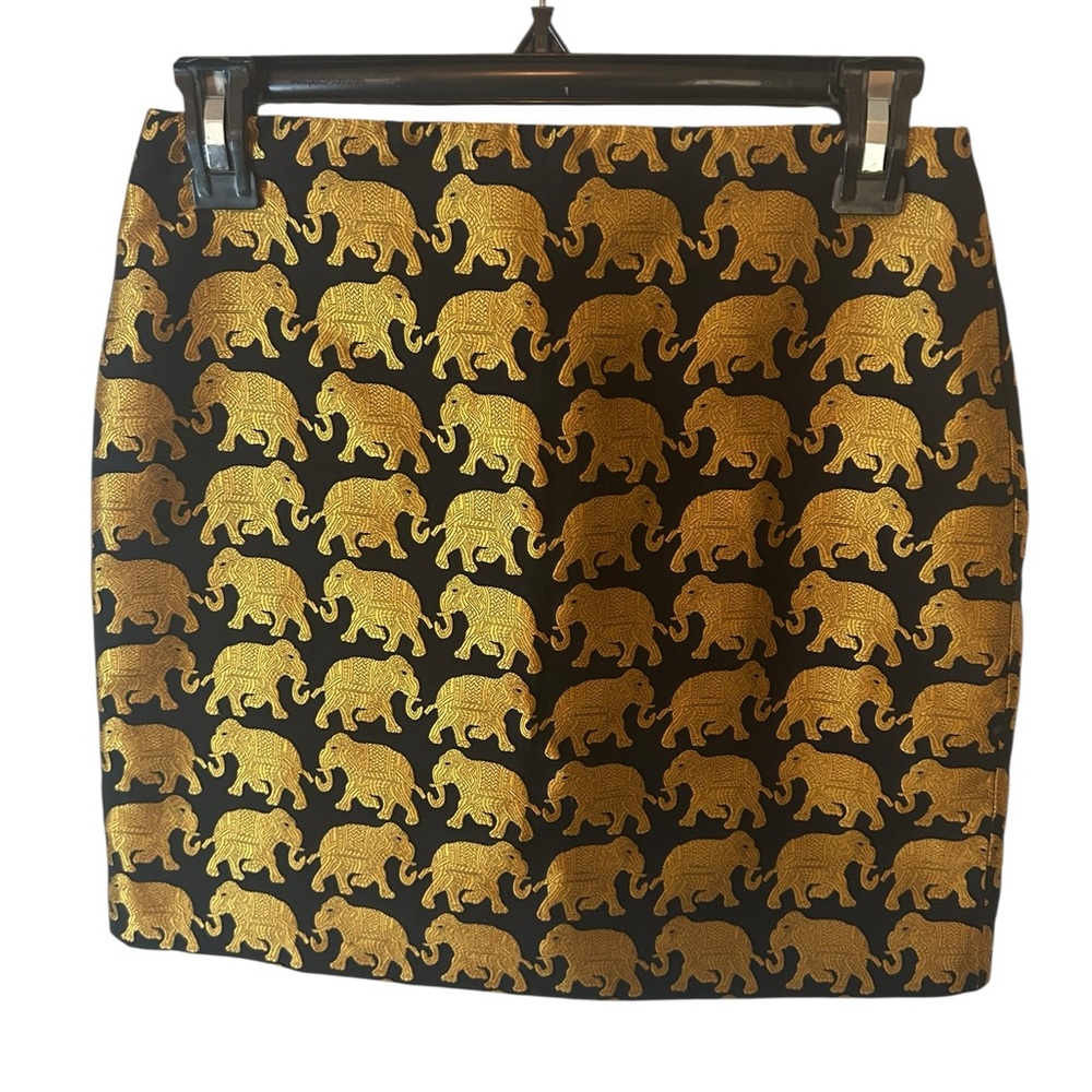 J. Crew Black and Gold Elephant Mini Skirt
Size 00 juniors